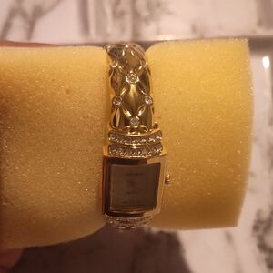 Luxurious Gold Women's Watch with Crystal Accents